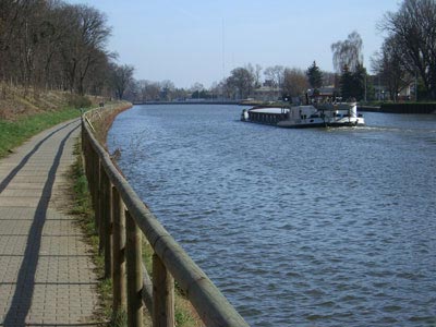 Weg am Elbe-Havel-Kanal
